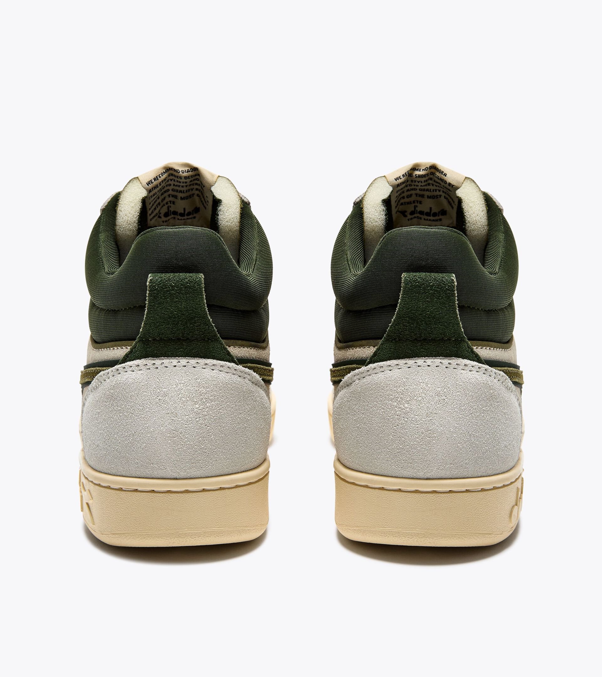 Sporty sneakers - Gender neutral MAGIC BASKET DEMI CUT SUEDE LEATHER WHITE/KOMBU GREEN - Diadora