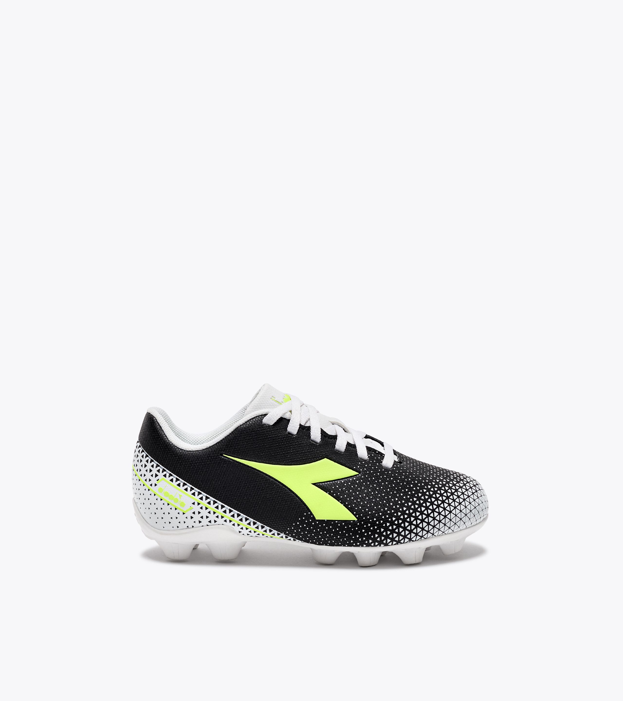 Outlet Soccer Accessories and Shoes on Sale Diadora Online Shop