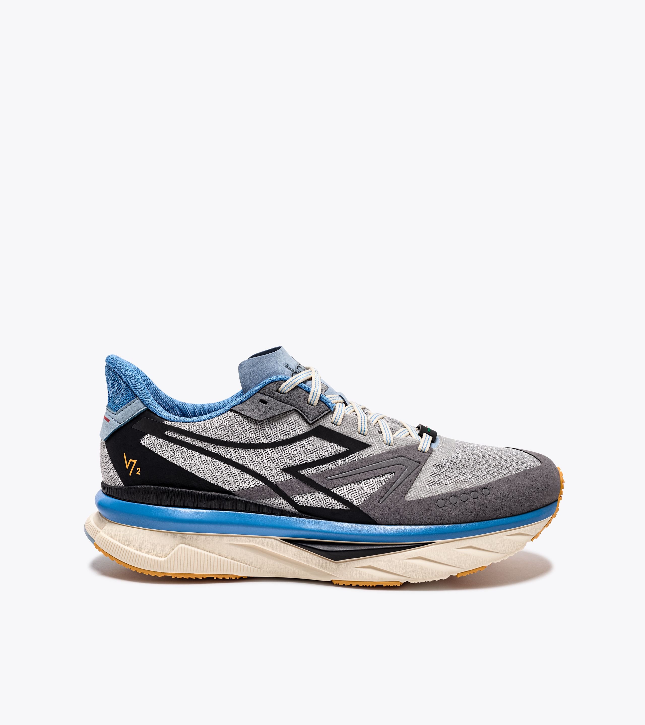 ATOMO V7000 2 Made in Italy running shoe Lightness and cushioning All gender Diadora Online Store