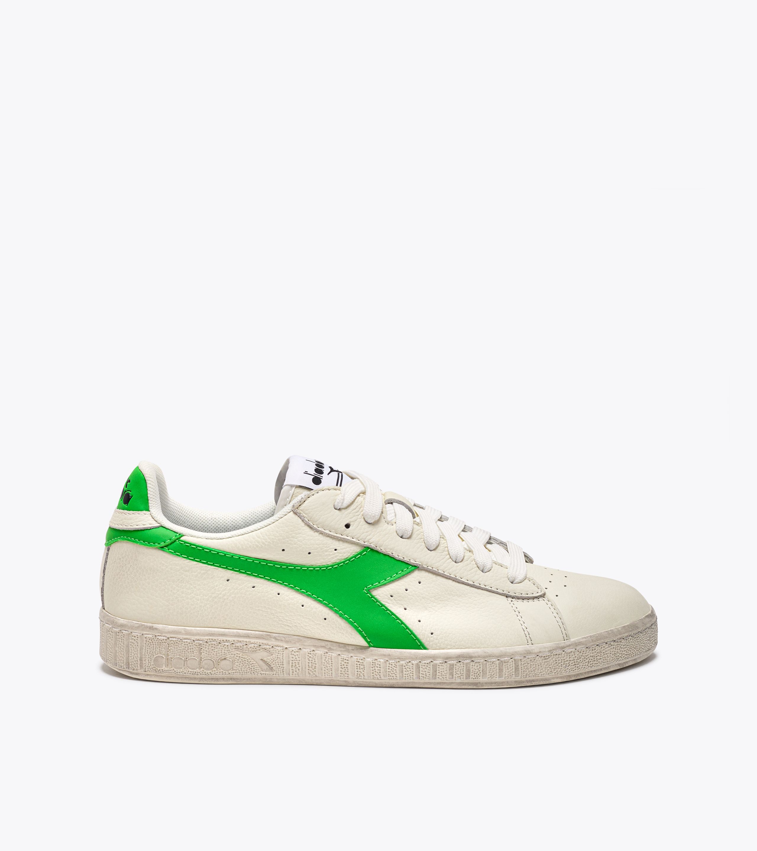 Shoes Clothes on Sale Diadora Online Shop